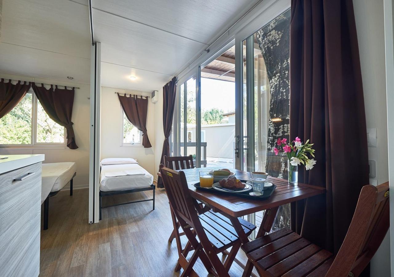 Villaggio Turistico Lugana Marina Sirmione Ngoại thất bức ảnh