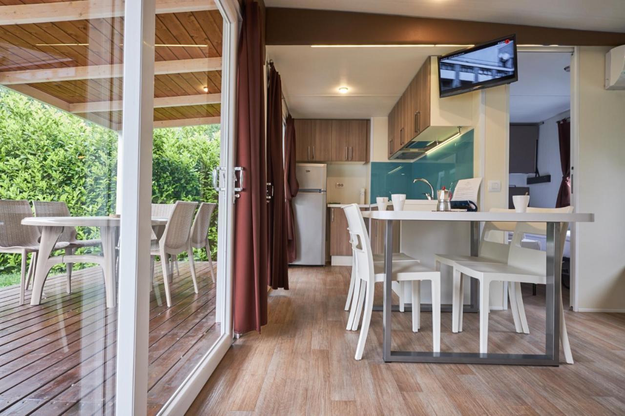Villaggio Turistico Lugana Marina Sirmione Ngoại thất bức ảnh