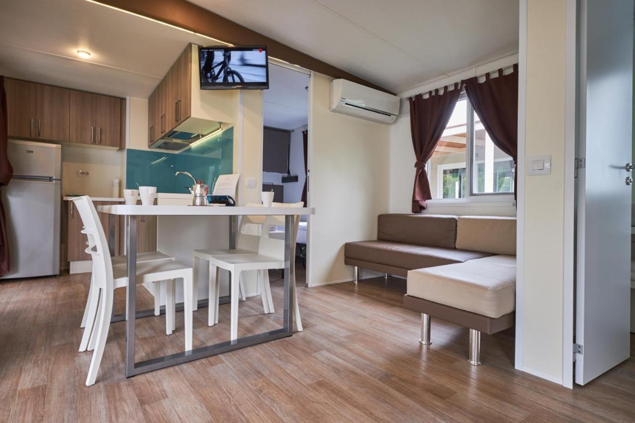 Villaggio Turistico Lugana Marina Sirmione Ngoại thất bức ảnh