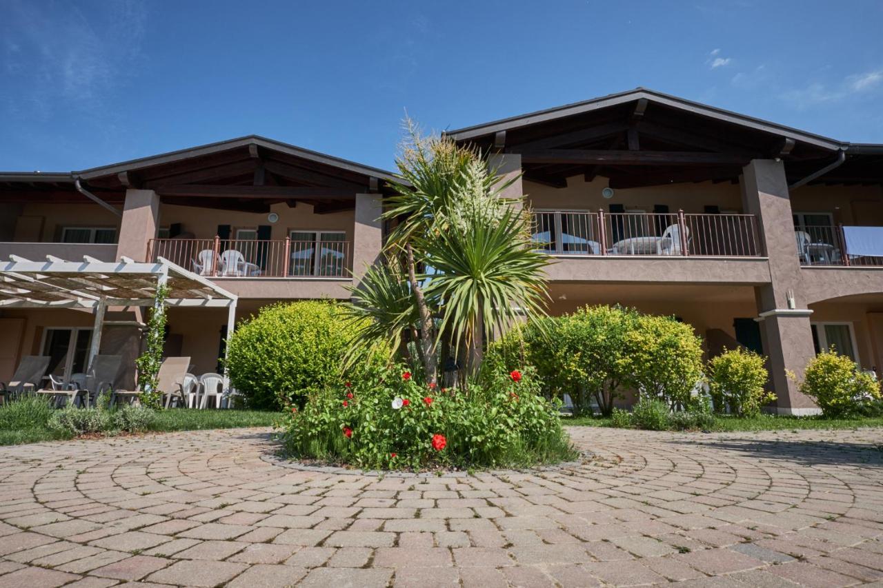 Villaggio Turistico Lugana Marina Sirmione Ngoại thất bức ảnh