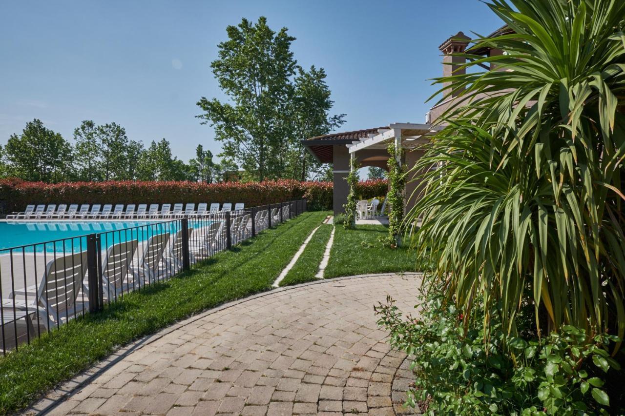 Villaggio Turistico Lugana Marina Sirmione Ngoại thất bức ảnh