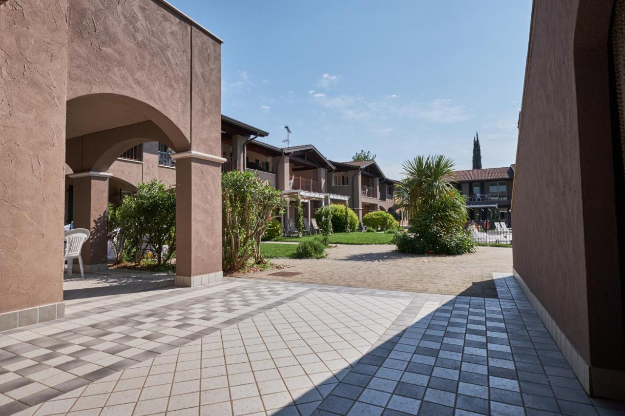 Villaggio Turistico Lugana Marina Sirmione Ngoại thất bức ảnh